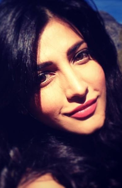 Shruti Haasan movie reviews, photos, videos