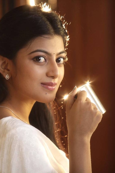 Anandhi