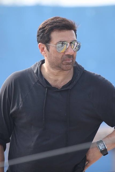 Sunny Deol Reveals 'Border 2'