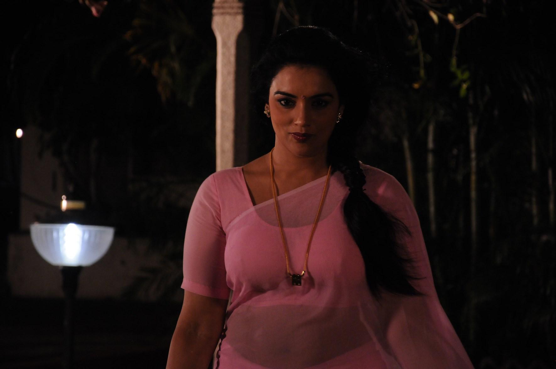 Thunai Mudhalvar Tamil Movie Stills | Shweta Menon