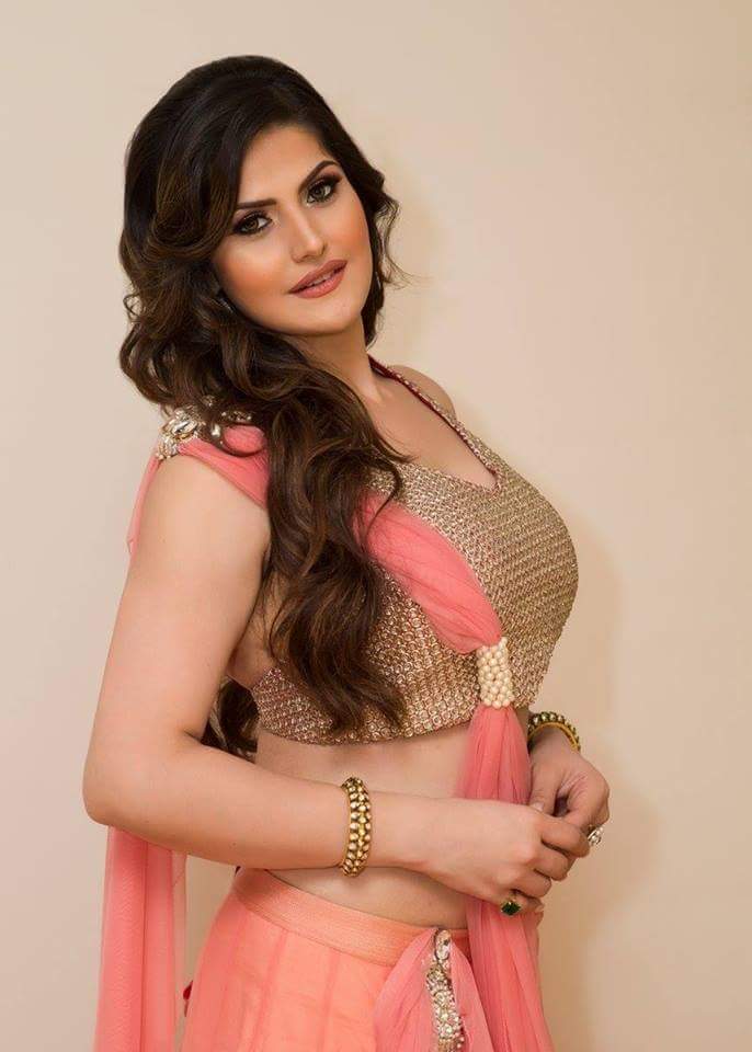 Zarine Khan is all set to romance 3 men in Aksar 2
