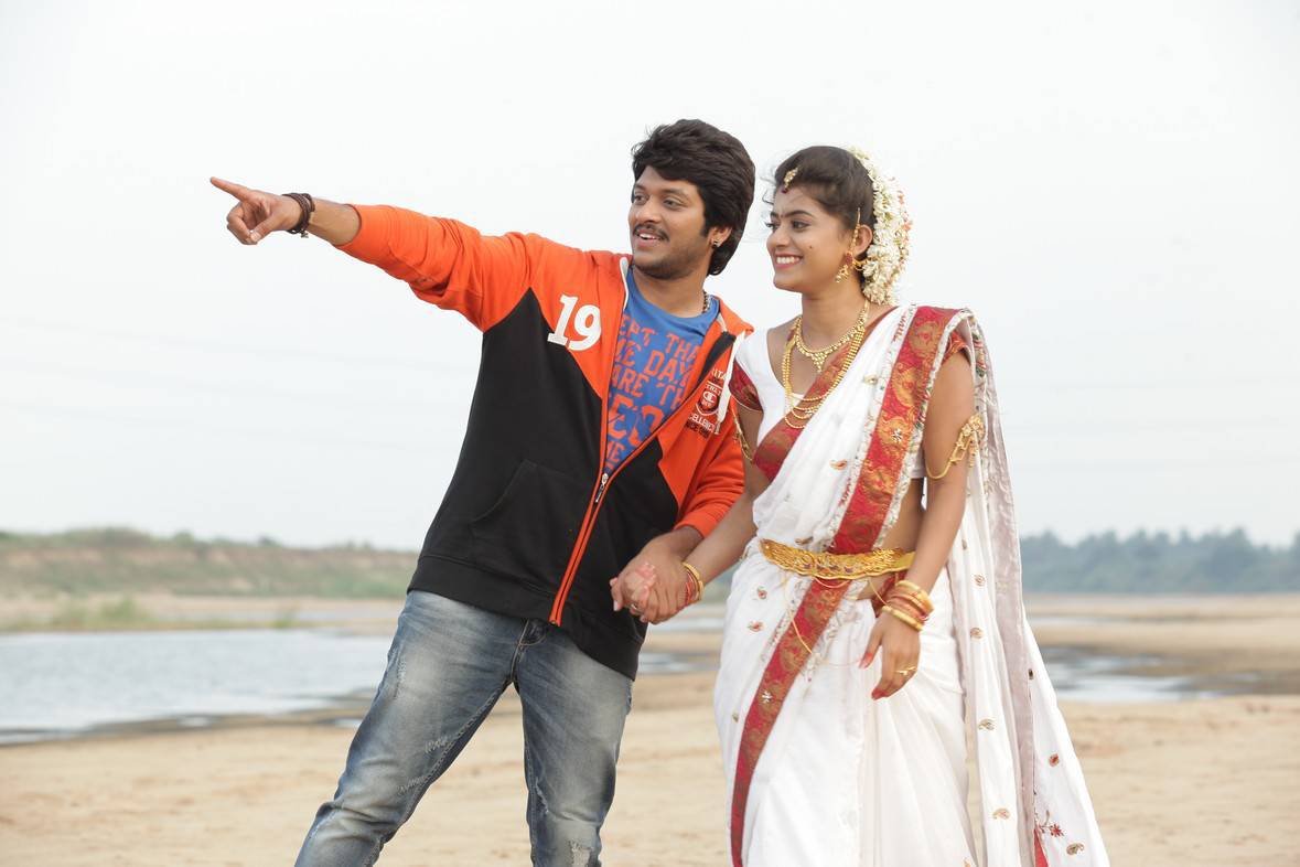 Titanic Telugu Movie Stills Starring Rajeev Saluri, Yamini Bhaskar
