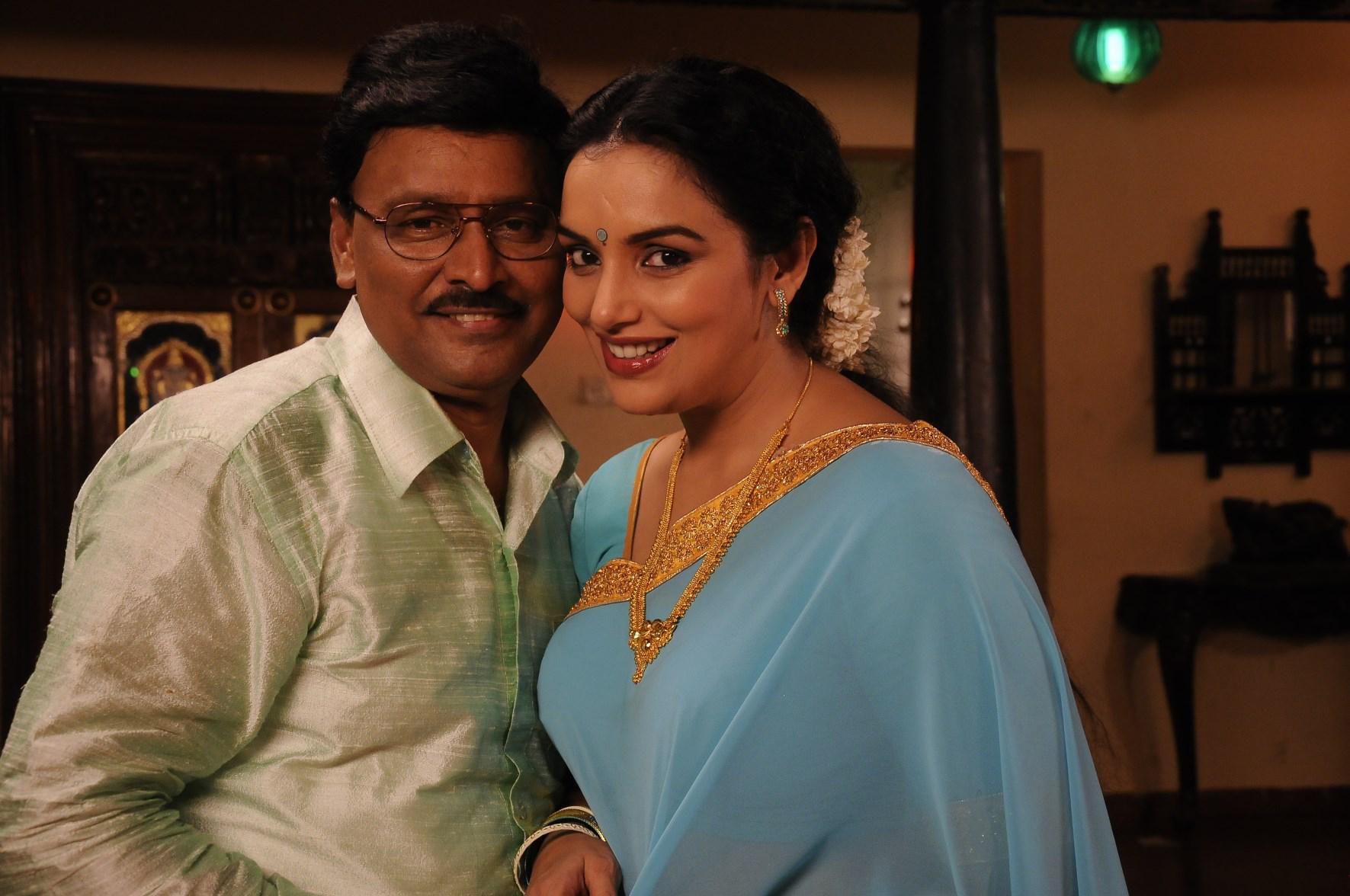 Thunai Mudhalvar Tamil Movie Stills | Shweta Menon, Bhagyaraj