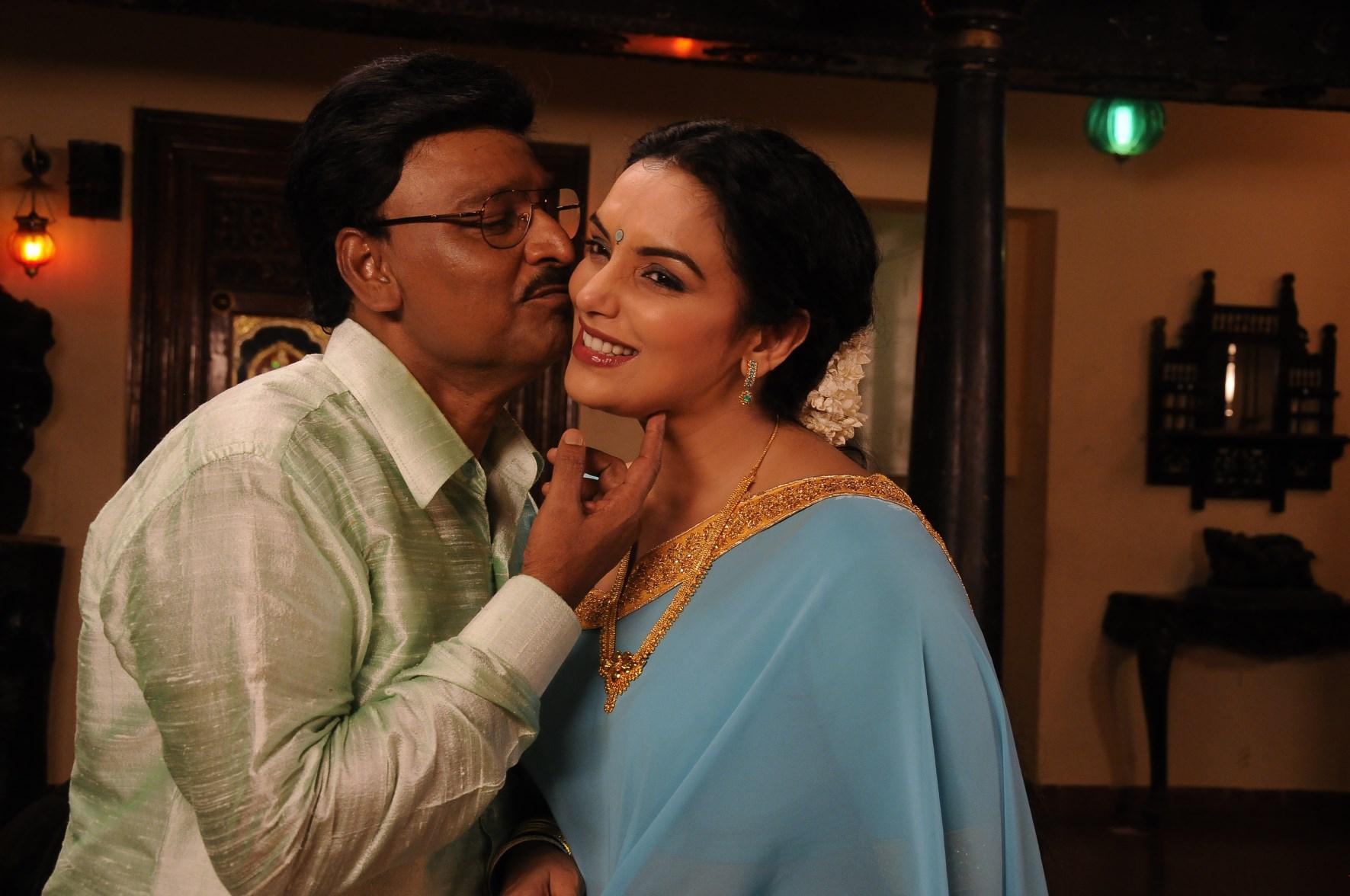 Thunai Mudhalvar Tamil Movie Stills | Shweta Menon, Bhagyaraj