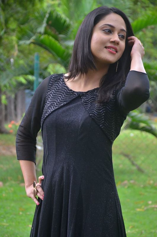 Oru Naal Koothu Press Meet Stills starring Mia George
