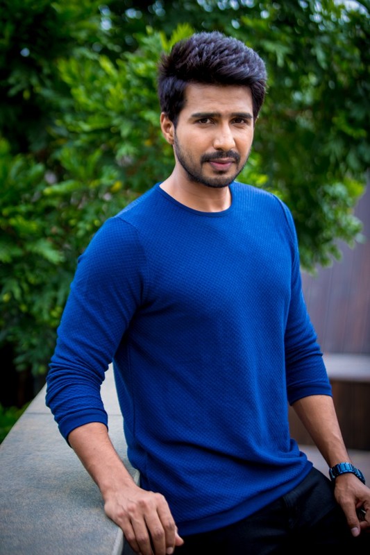 VVV Movie Stills 
