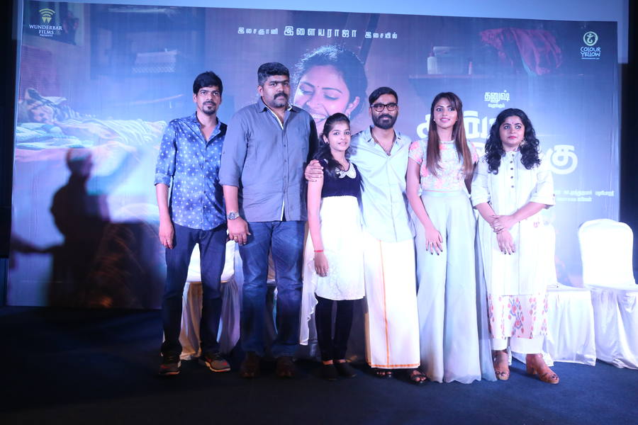 Amma Kanakku Press Meet Stills starring Dhanush, Amala Paul, Director Ashwiny Iyer Tiwari