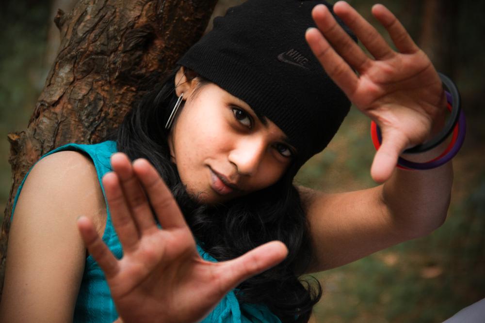 Vitthaiyadi Naanunakku Tamil Movie stills starring Sowra Syed