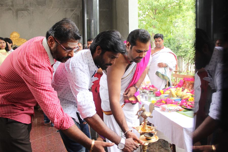 Maanik Tamil Movie launch Stills