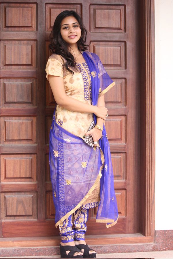 Maanik Movie launch Stills