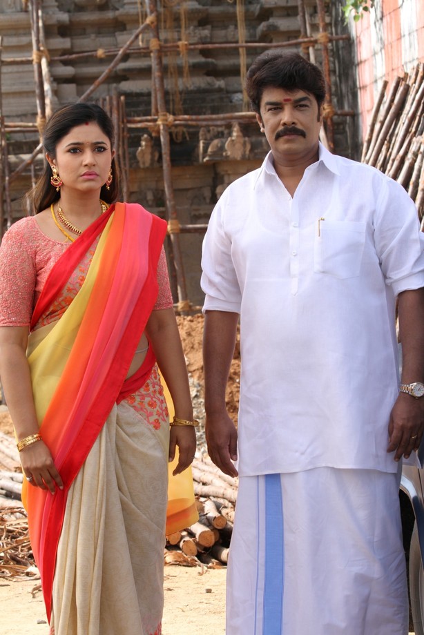 Muthina Kathrika Stills - Sundar. C, Poonam Bajwa