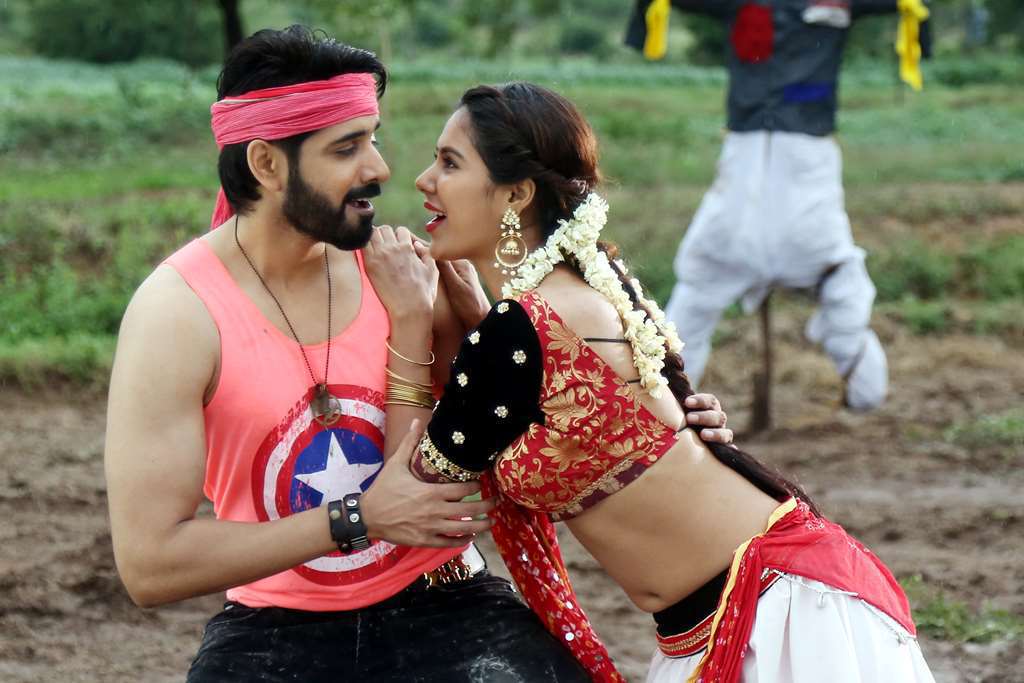 Aatadukundam Raa Telugu Movie Stills | Sushanth, Sonam Bajwa