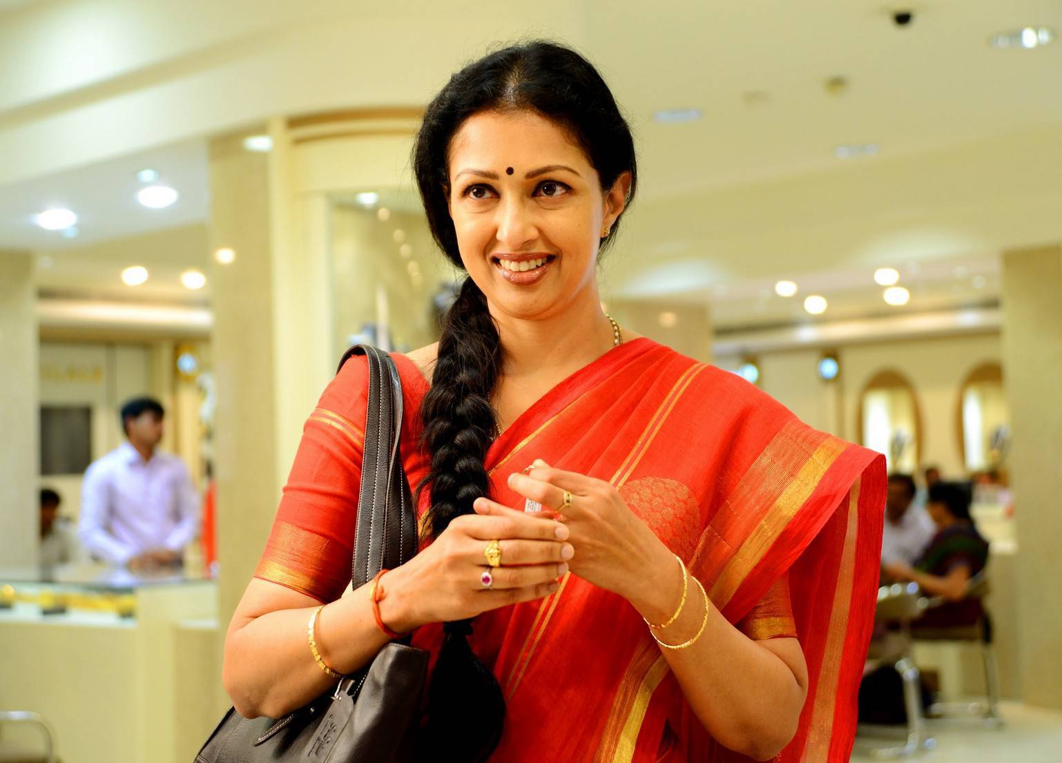 Gauthami Stills From Manamantha Movie