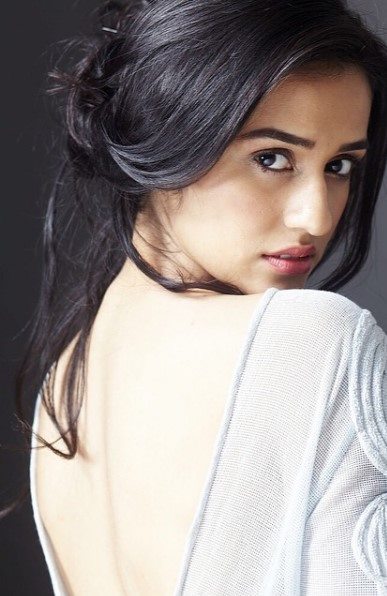 Disha Patani to play ex-girlfriend in MS Dhoni biopic
