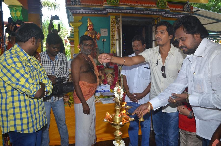 235 Vathu Thoguthi Idai Therthal Tamil Movie Pooja Stills | Ashvin Raja