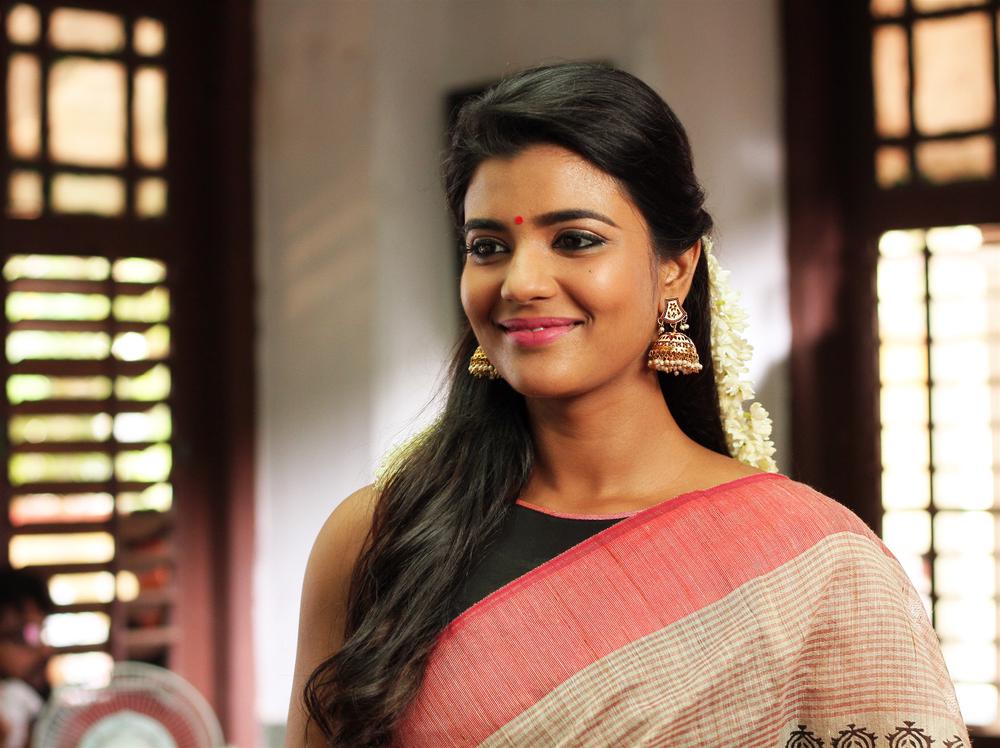 Actress Aishwarya Rajesh New Stills From Kattappavae Kaanom