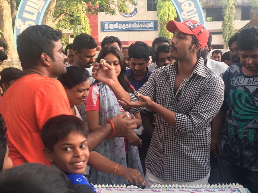 Vishnu Vishal 's B'day Celebration Stills