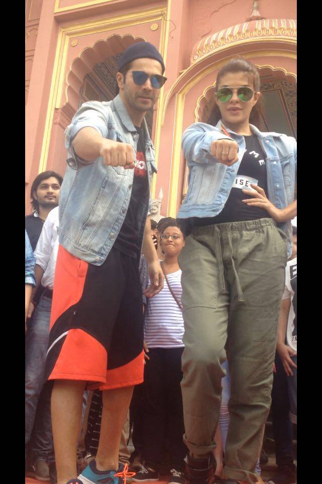 Varun Dhawan & ‪Jacqueline Fernandez ‬in Dishoom‬ mode at ‪‎Jaipur