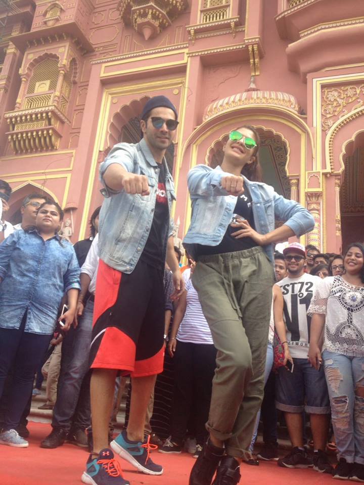 Varun Dhawan & ‪Jacqueline Fernandez ‬in Dishoom‬ mode at ‪‎Jaipur