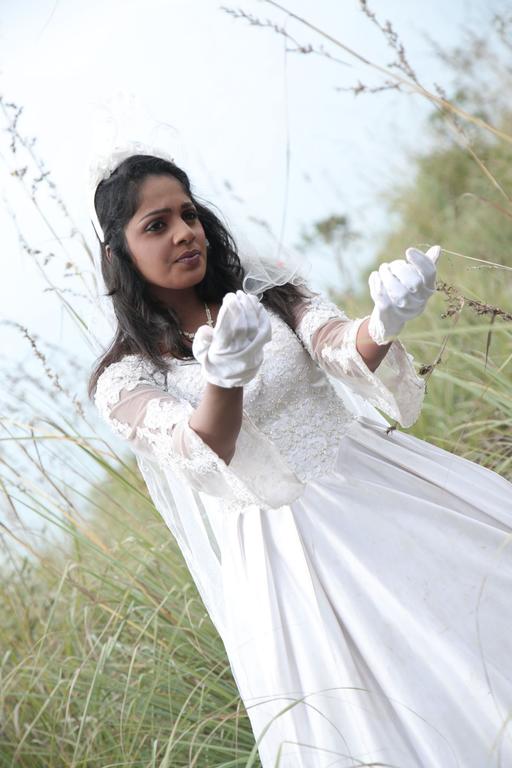 Ennama Katha Vuduranunga Tamil Movie Stills | Shalu