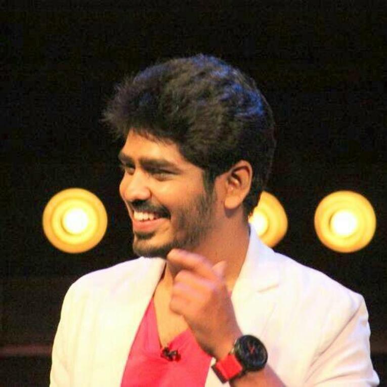 Yenda Thalaila Yenna Vekkala movie director Vignesh Karthik