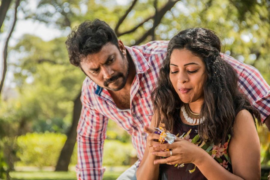 Kanna Pinna Tamil Movie Stills | Thiya Nair and Anjali Rao