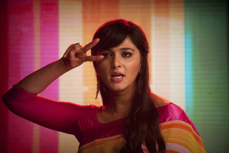 Yennai Arindhaal Tamil movie Stills | Anushka Shetty