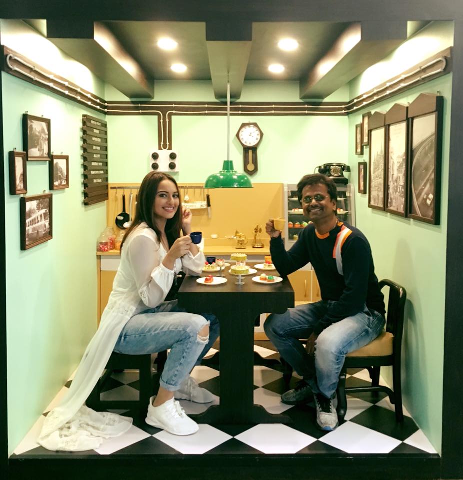 Sonakshi Sinha & AR Murugadoss have some fun at the Facebook office Mumbai!