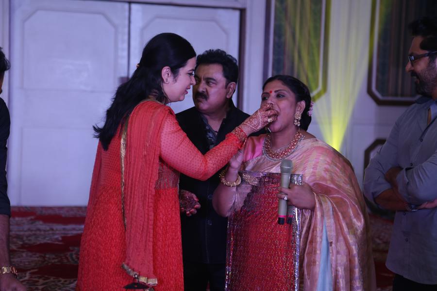 Rajkumar and Sripriya Rajkumar's 25th Wedding Anniversary Stills | Rayanae Sararhkumar