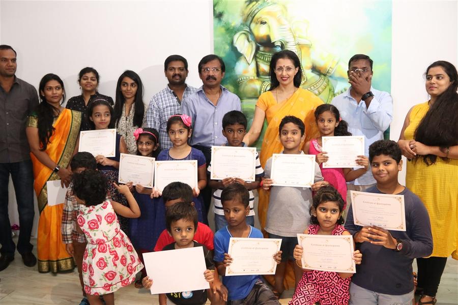 Stills: The participants of Ganesh 365 art exhibition were honoured by Gautami