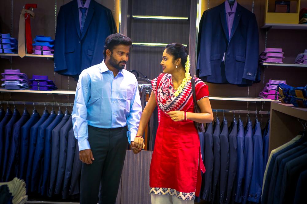 Ulkuthu Tamil Movie Stills | Dinesh and Nandita Swetha