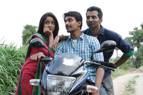 Moone Moonu Varthai Tamil Movie Stills | Arjun Chidambaram, Aditi Chengappa