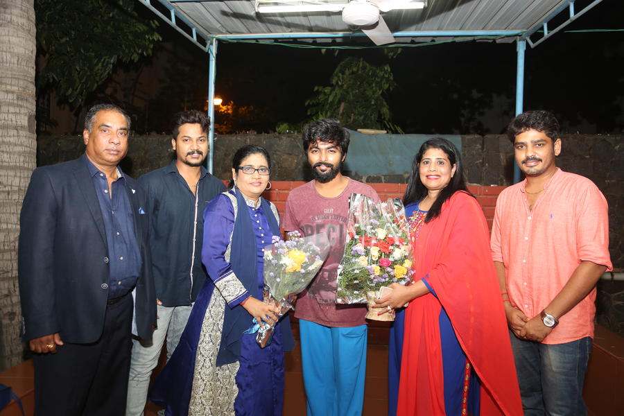 Yenda Thalaiyila Yenna Vekkala First look Launched by G. V. Prakash Kumar