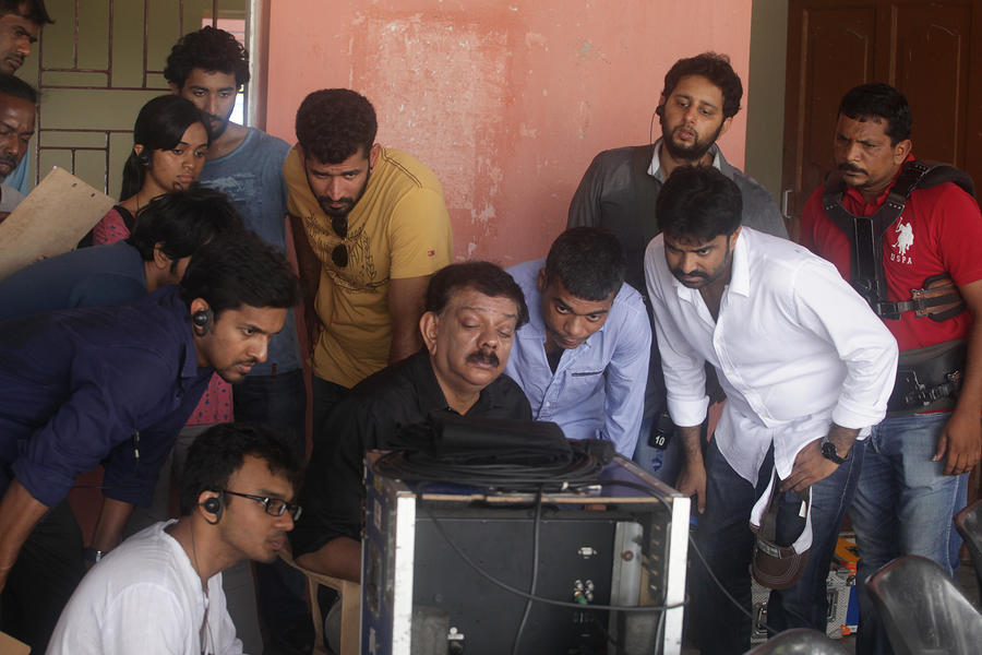 Sila Samayangalil Tamil Movie Stills