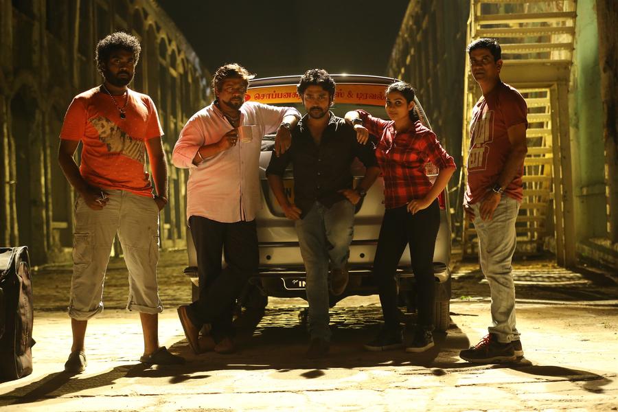 Thittam Pottu Thirudura Koottam Movie Working Stills & Movie Stills