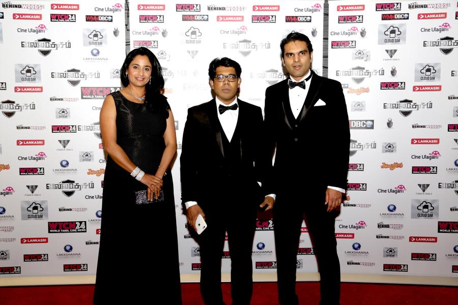 Red Carpet Preview Stills of Valla Desam
