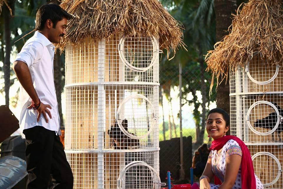 Dhanush Starrer Kodi Movie Working Stills