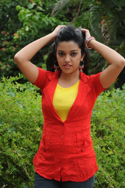 Panam Kaaikkum Maram Movie Stills