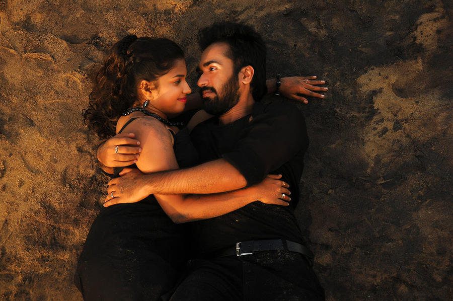 Puyala Kilambi Varom Movie Stills