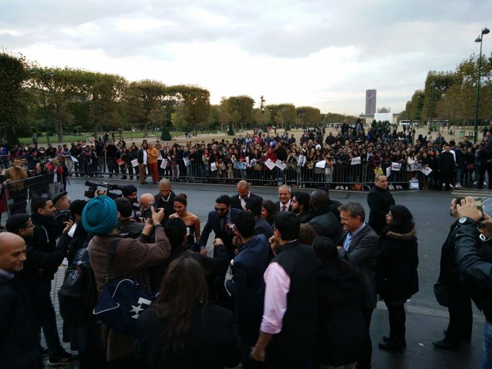 Befikre Trailer Launch at Eiffel Tower, Paris | Ranveer Singh, Vaani Kapoor