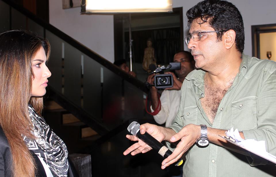 Beiimaan Love behind the scene stills | Sunny Leone and director Rajeev Chaudhari