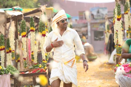 Vaalu Tamil Movie Stills | Simbu