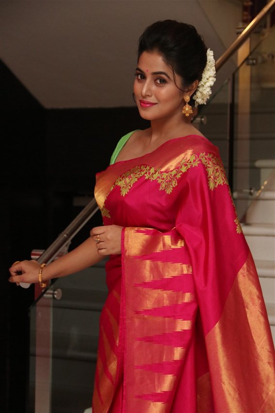 Actress Poorna at Savarakkathi Audio & Trailer launch 