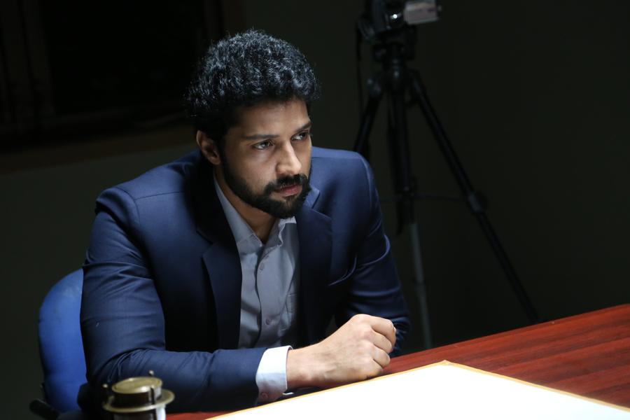 Meendum Vaa Arugil Vaa Tamil Movie Stills | Santhosh Prathap