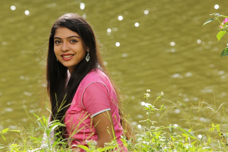Ivan Yarendru Therikiratha Movie Stills | Varsha Bollamma