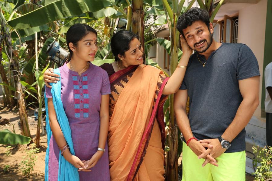 Ivan Yarendru Therikiratha Movie Stills | Office Vishnu, Varsha Bollamma