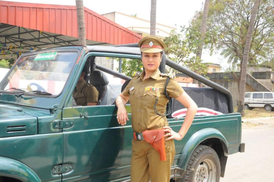 Sonia Agarwal Stills From Chaya Tamil Movie