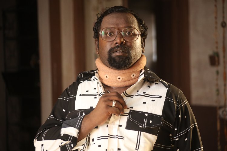 Arunraja Kamaraj glitters in silver in Emerald (‘Maragatham’)