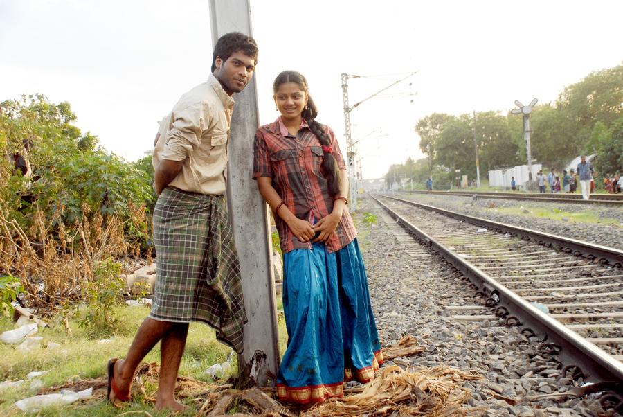 Aakkam Movie Stills | Vaidegi, Sathish Raavan