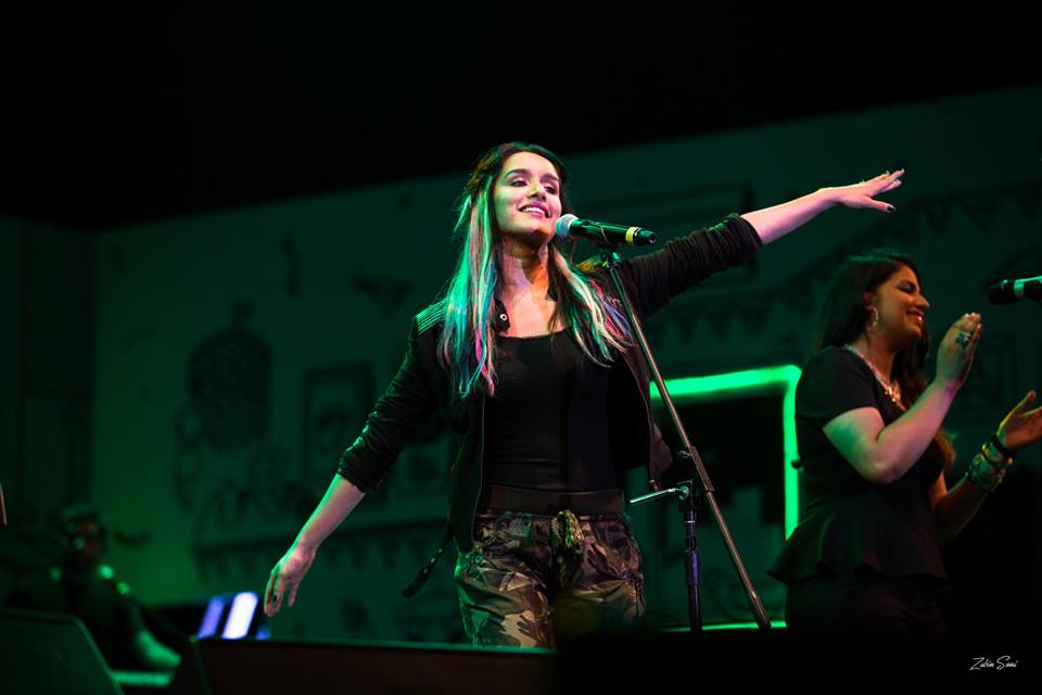 Shraddha Kapoor rocks at NH7 Weekender, Hyderabad | Rock On 2